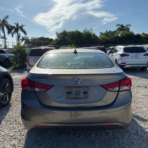 صورة 6 لـ 2013 Hyundai ELANTRA GLS
