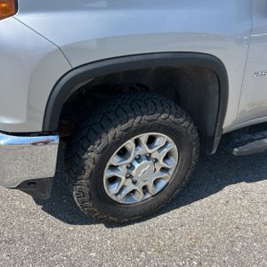 CHEVROLET SILVERADO - 2