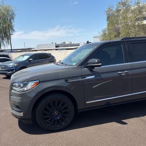 صورة 2 لـ 2022 Lincoln NAVIGATOR BLACK LABEL