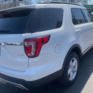 FORD EXPLORER XLT - 8