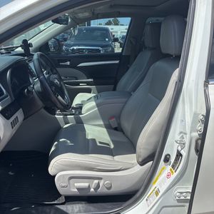 صورة مصغرة 32 لـ 2017 Toyota HIGHLANDER XLE