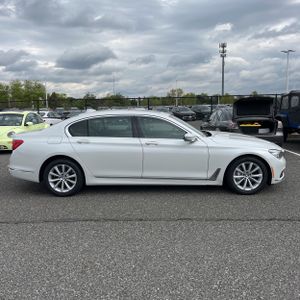 BMW 7 SERIES 740I - 10