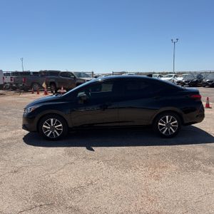 Nissan Versa 1.6 SV Xtronic CVT - 3