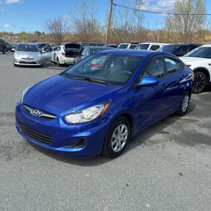 HYUNDAI ACCENT GLS - 1