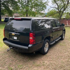 CHEVROLET SUBURBAN LT - 8