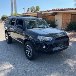2020 Toyota 4RUNNER SR5 — миниатюра 11