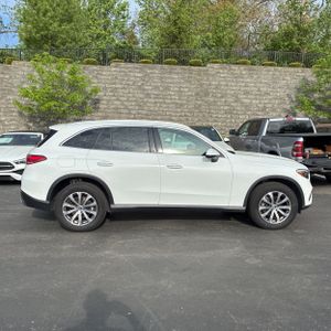 MERCEDES-BENZ GLC - 10