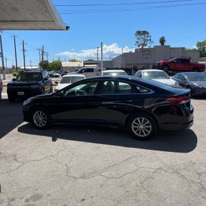 HYUNDAI SONATA SE - 3