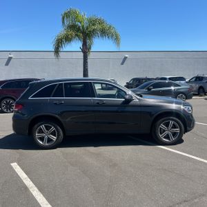 MERCEDES-BENZ GLC - 10