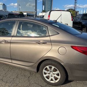 HYUNDAI ACCENT GLS - 6