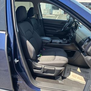 صورة مصغرة 32 لـ 2025 Nissan PATHFINDER SV