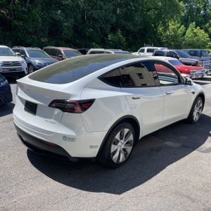TESLA MODEL Y LONG RANGE - 8