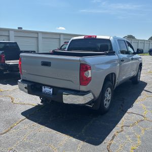 صورة 8 لـ 2016 Toyota TUNDRA SR5