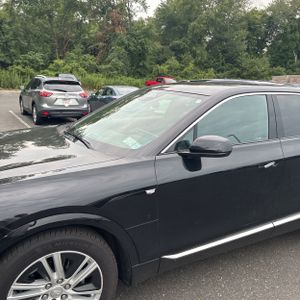 صورة 2 لـ 2024 Cadillac LYRIQ TECH
