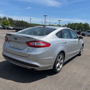 FORD FUSION SE - 8