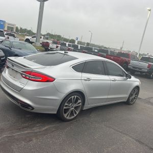 FORD FUSION TITANIUM - 10