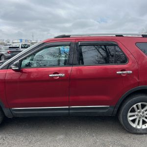 FORD EXPLORER XLT - 4