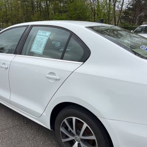 VOLKSWAGEN JETTA 1.4T SE - 6