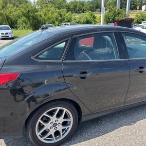 صورة 9 لـ 2015 FORD FOCUS SE