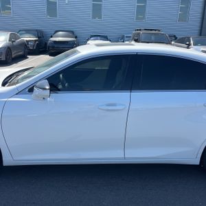 LEXUS ES 300H F SPORT HANDLING - 4