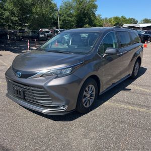 TOYOTA SIENNA - 1
