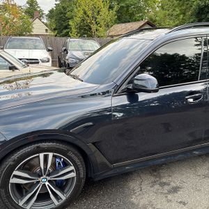 صورة 2 لـ 2021 BMW X7 M50I