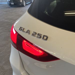 2021 Mercedes-BENZ GLA — миниатюра 23