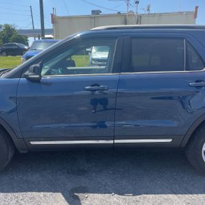 FORD EXPLORER XLT - 4