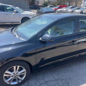 HYUNDAI ELANTRA SE - 2