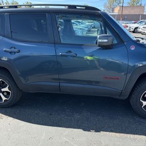JEEP RENEGADE TRAILHAWK - 10