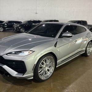 2025 Lamborghini URUS SE — фото 2