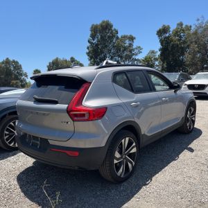 2023 Volvo XC40 B5 ULTIMATE DARK THEME — фото 8