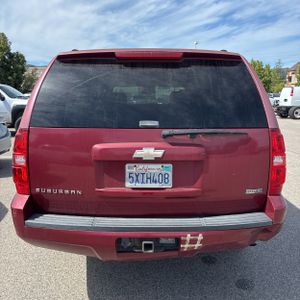 CHEVROLET SUBURBAN LS - 7