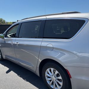 CHRYSLER PACIFICA TOURING-L - 6