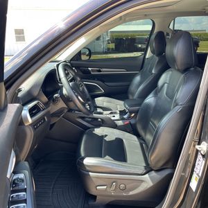 صورة 31 لـ 2021 KIA TELLURIDE S