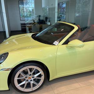 صورة 2 لـ 2025 Porsche 911 CARRERA
