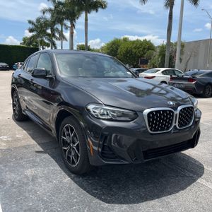 صورة 10 لـ 2025 BMW X4 XDRIVE30I