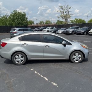 KIA RIO LX - 10