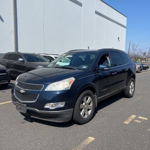 CHEVROLET TRAVERSE LT - 1