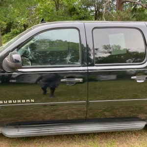 CHEVROLET SUBURBAN LT - 4