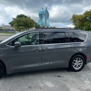2022 Chrysler PACIFICA TOURING L photo 3