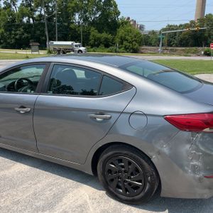 2018 Hyundai ELANTRA SE photo 6