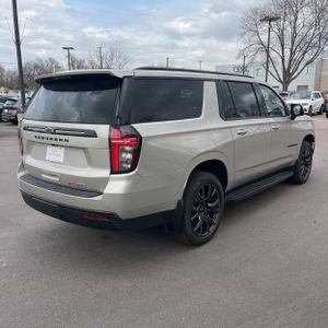 CHEVROLET SUBURBAN RST - 8