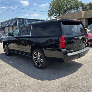 CHEVROLET SUBURBAN PREMIER - 4