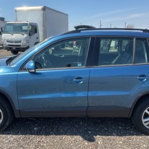 VOLKSWAGEN TIGUAN 2.0T S 4MOTION - 4