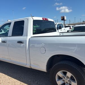 2024 RAM 1500 CLASSIC SLT — фото 6