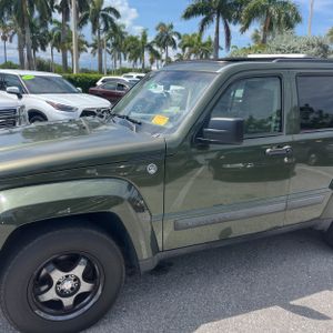 2009 JEEP LIBERTY SPORT 照片 2