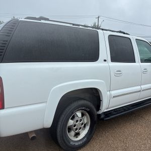 CHEVROLET SUBURBAN - 9