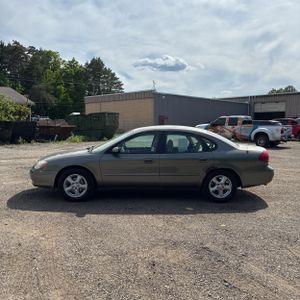 FORD TAURUS SE - 3