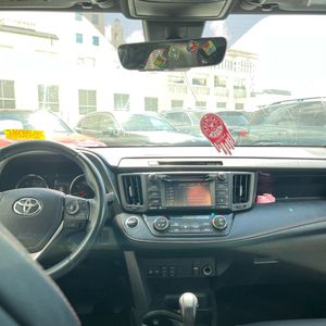 2018 Toyota RAV4 SE — фото 37